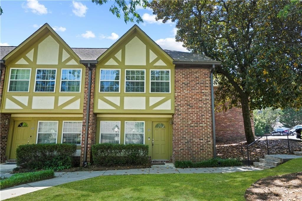 2 bedroom, 3 bathroom, 1,363 sq ft townhouse for rent at 2825 Northeast Expressway N4, Atlanta, GA 30345 for $2,200 a month — photo 3