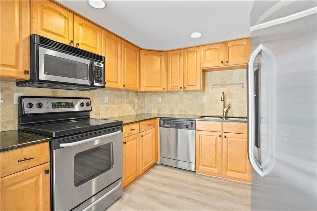 2 bedroom, 3 bathroom, 1,363 sq ft townhouse for rent at 2825 Northeast Expressway N4, Atlanta, GA 30345 for $2,200 a month — photo 6