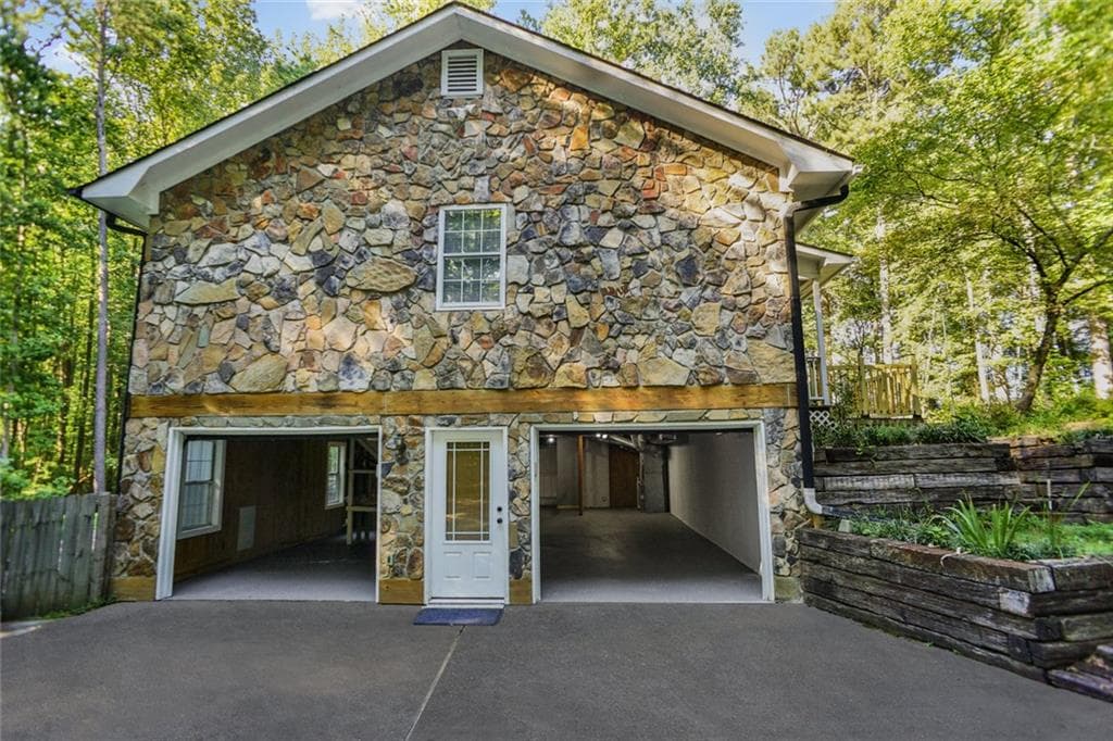 5 bedroom, 3 bathroom, 2,536 sq ft single family residence for sale at 5295 Ridge Road, Douglasville, GA 30134 — photo 6