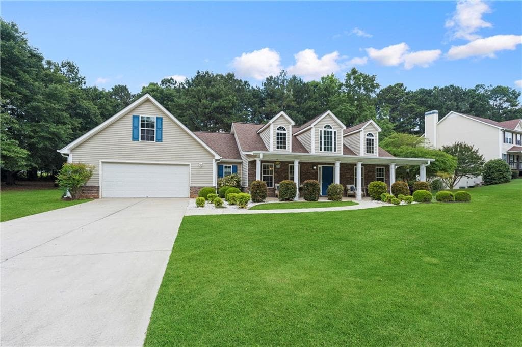 3 bedroom, 3 bathroom, 2,592 sq ft single family residence under contract at 517 Annslee Lane, Loganville, GA 30052