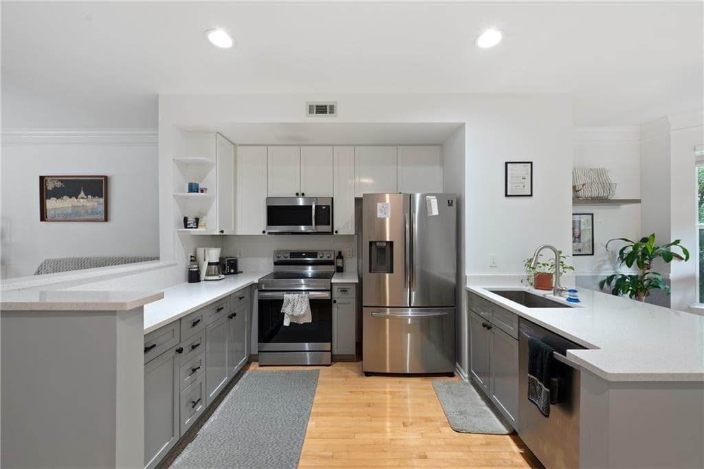 1 bedroom, 2 bathroom, 1,058 sq ft townhouse for rent at 951 Glenwood Avenue 102, Atlanta, GA 30316 for $2,300 a month — photo 3