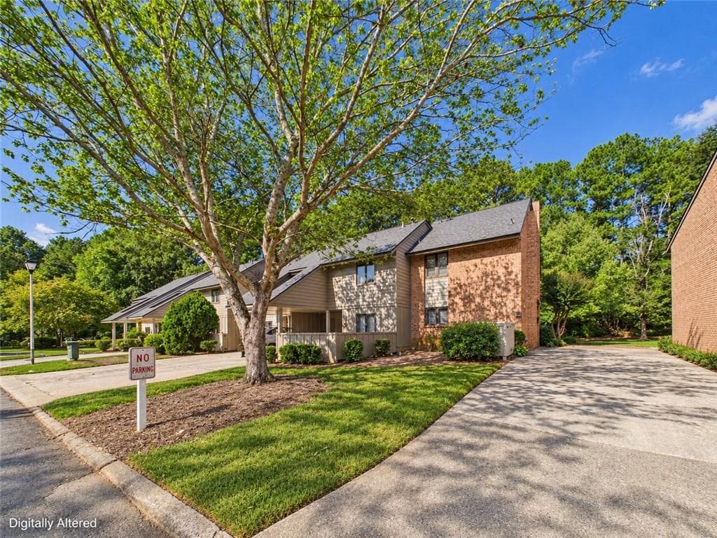 2 bedroom, 2 bathroom, 1,552 sq ft condominium for sale at 2483 Cedar Canyon Road, Marietta, GA 30067 — photo 2