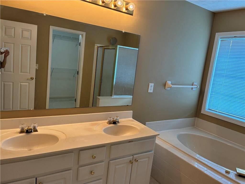 4 bedroom, 3 bathroom, 2,518 sq ft single family residence for sale at 752 Grey Rock Road, Norcross, GA 30093 — photo 9