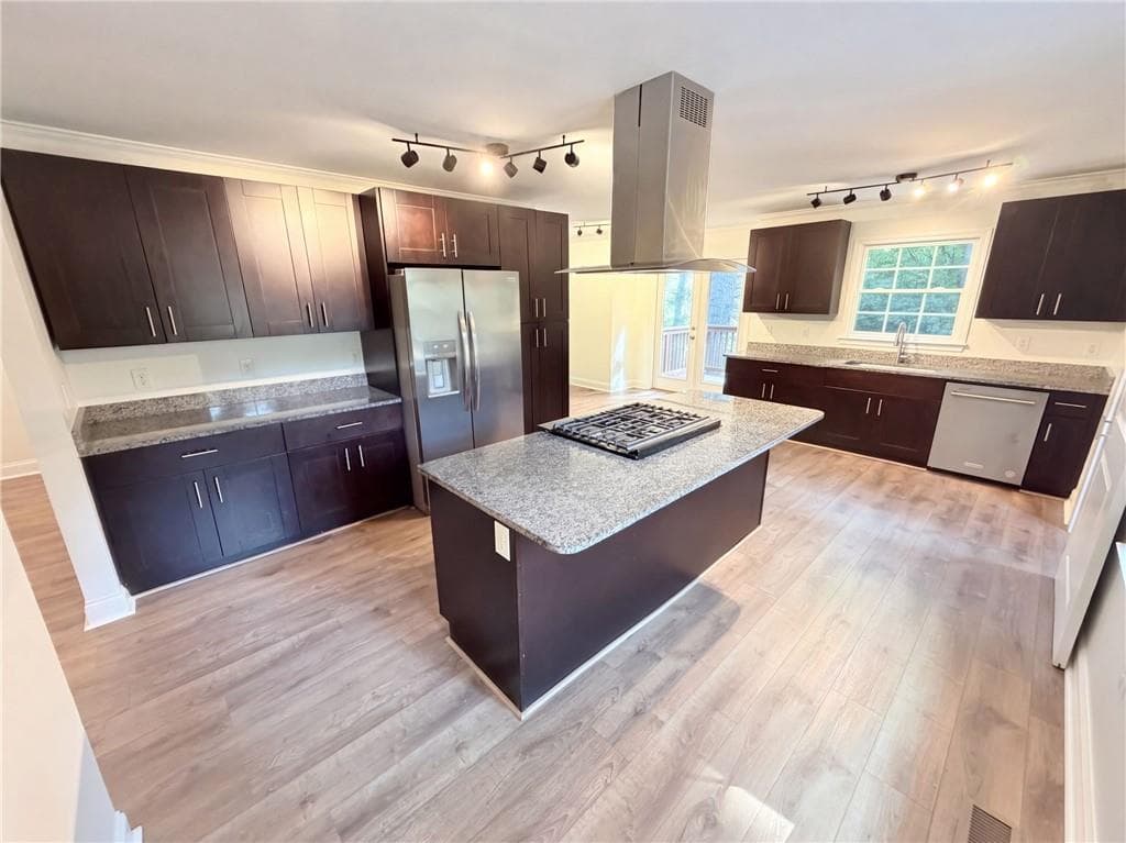 3 bedroom, 2 bathroom, 3,268 sq ft single family residence for sale at 2674 Skylane Drive, Marietta, GA 30062 — photo 2
