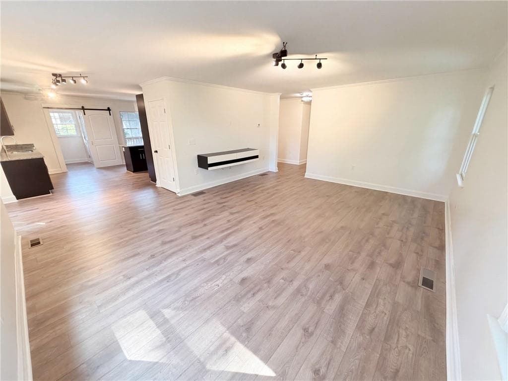 3 bedroom, 2 bathroom, 3,268 sq ft single family residence for sale at 2674 Skylane Drive, Marietta, GA 30062 — photo 3