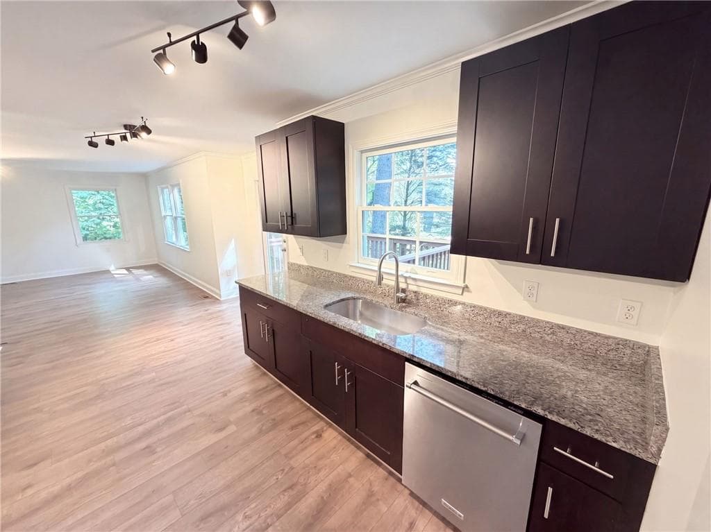 3 bedroom, 2 bathroom, 3,268 sq ft single family residence for sale at 2674 Skylane Drive, Marietta, GA 30062 — photo 7