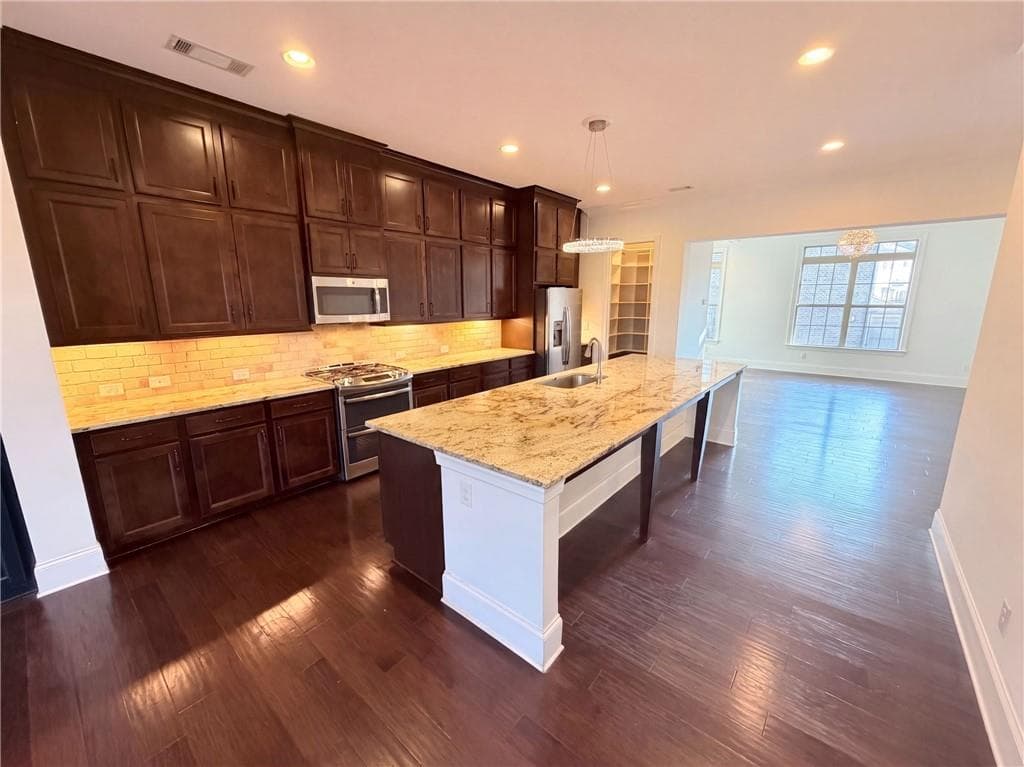 4 bedroom, 4 bathroom, 3,459 sq ft townhouse for sale at 2256 Royal Vineyard Lane, Smyrna, GA 30080 — photo 2