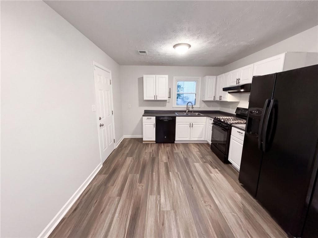 3 bedroom, 2 bathroom, 1,191 sq ft single family residence for sale at 204 Arbor Way, Dallas, GA 30157 — photo 2