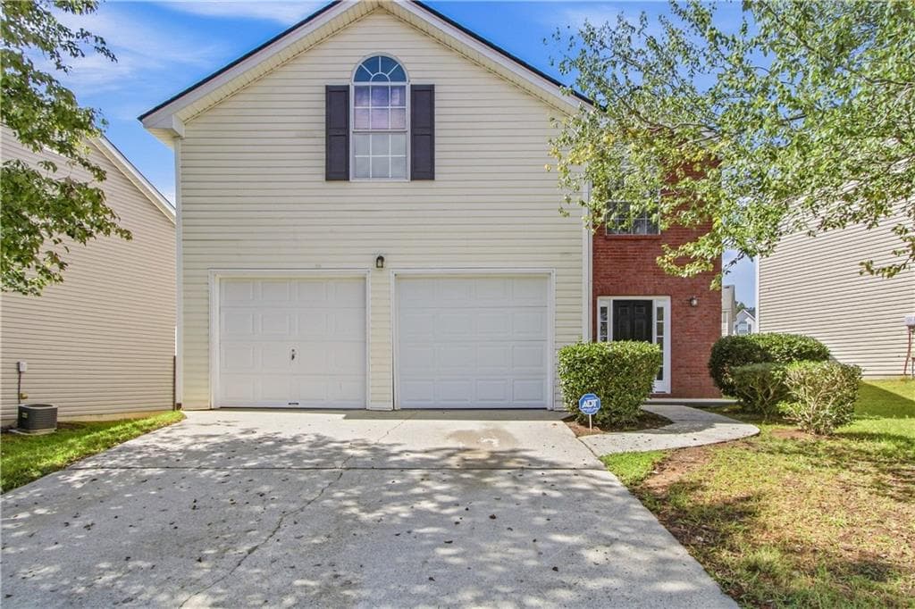 4 bedroom, 3 bathroom, 2,144 sq ft single family residence for sale at 2571 S Hills, Riverdale, GA 30296