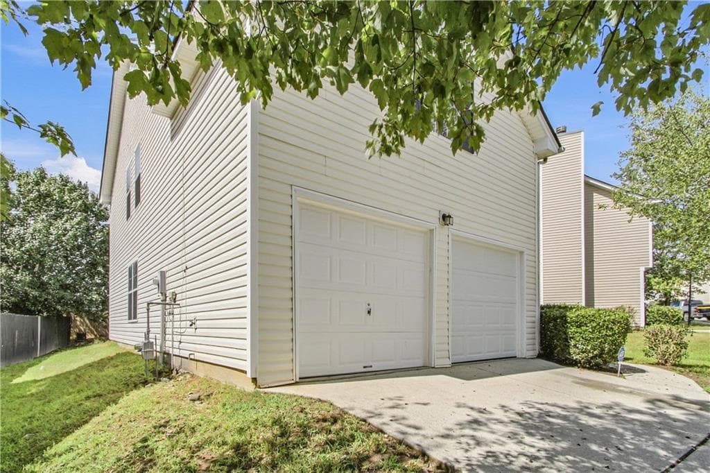 4 bedroom, 3 bathroom, 2,144 sq ft single family residence for sale at 2571 S Hills, Riverdale, GA 30296 — photo 2