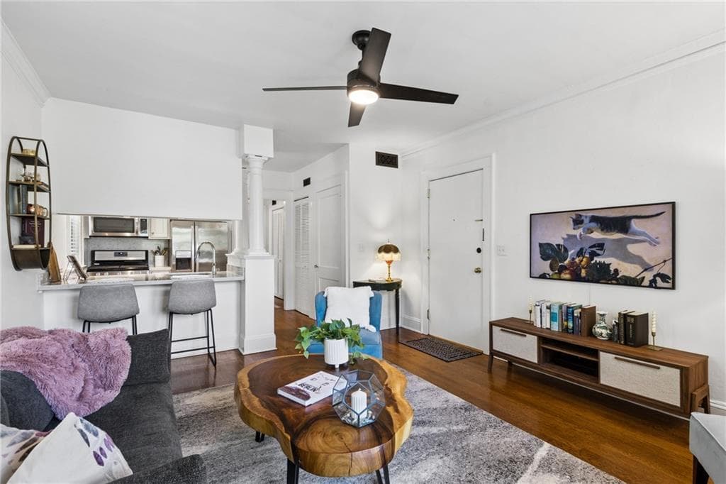 1 bedroom, 1 bathroom, 729 sq ft condominium for sale at 824 Greenwood Avenue 11, Atlanta, GA 30306 — photo 3