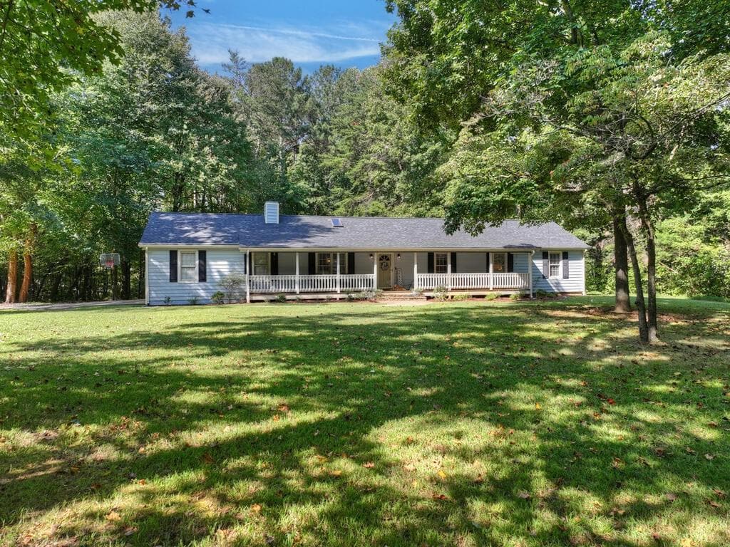 3 bedroom, 2 bathroom, 1,720 sq ft single family residence for sale at 46 White Oak Drive, Talking Rock, GA 30175