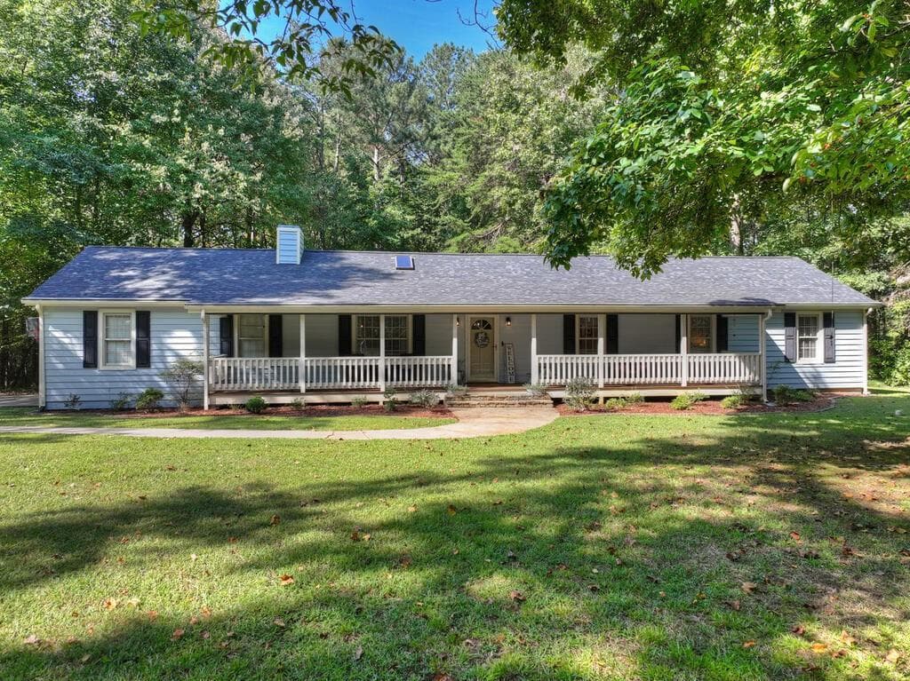 3 bedroom, 2 bathroom, 1,720 sq ft single family residence for sale at 46 White Oak Drive, Talking Rock, GA 30175 — photo 3
