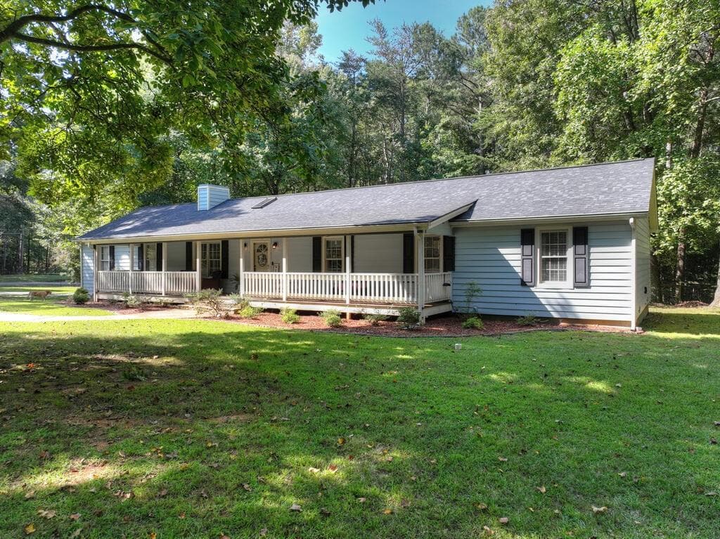 3 bedroom, 2 bathroom, 1,720 sq ft single family residence for sale at 46 White Oak Drive, Talking Rock, GA 30175 — photo 6