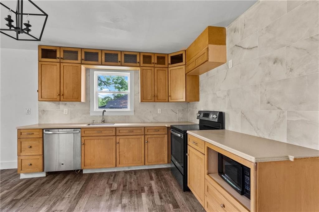 3 bedroom, 2 bathroom, 1,294 sq ft single family residence for sale at 13 Hillside Avenue, Lindale, GA 30161 — photo 8