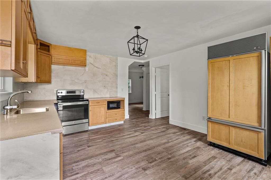 3 bedroom, 2 bathroom, 1,294 sq ft single family residence for sale at 13 Hillside Avenue, Lindale, GA 30161 — photo 9