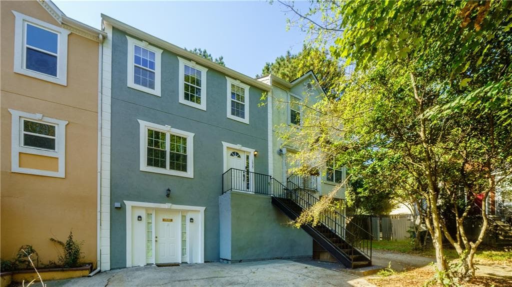 3 bedroom, 4 bathroom, 1,408 sq ft townhouse for sale at 1020 Plantation Way, Kennesaw, GA 30144 — photo 2