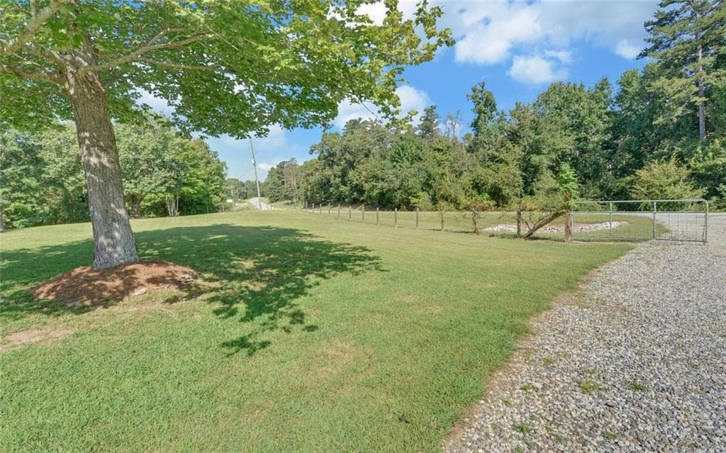 4 bedroom, 3 bathroom, 2,968 sq ft single family residence for sale at 4264 Highway 105, Baldwin, GA 30511 — photo 7