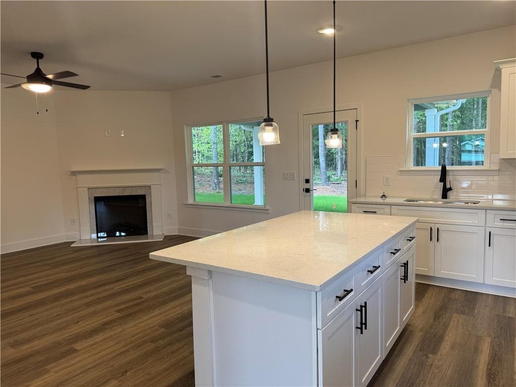 5 bedroom, 4 bathroom, 2,628 sq ft single family residence for sale at 181 Blackberry Court, Pendergrass, GA 30567 — photo 9