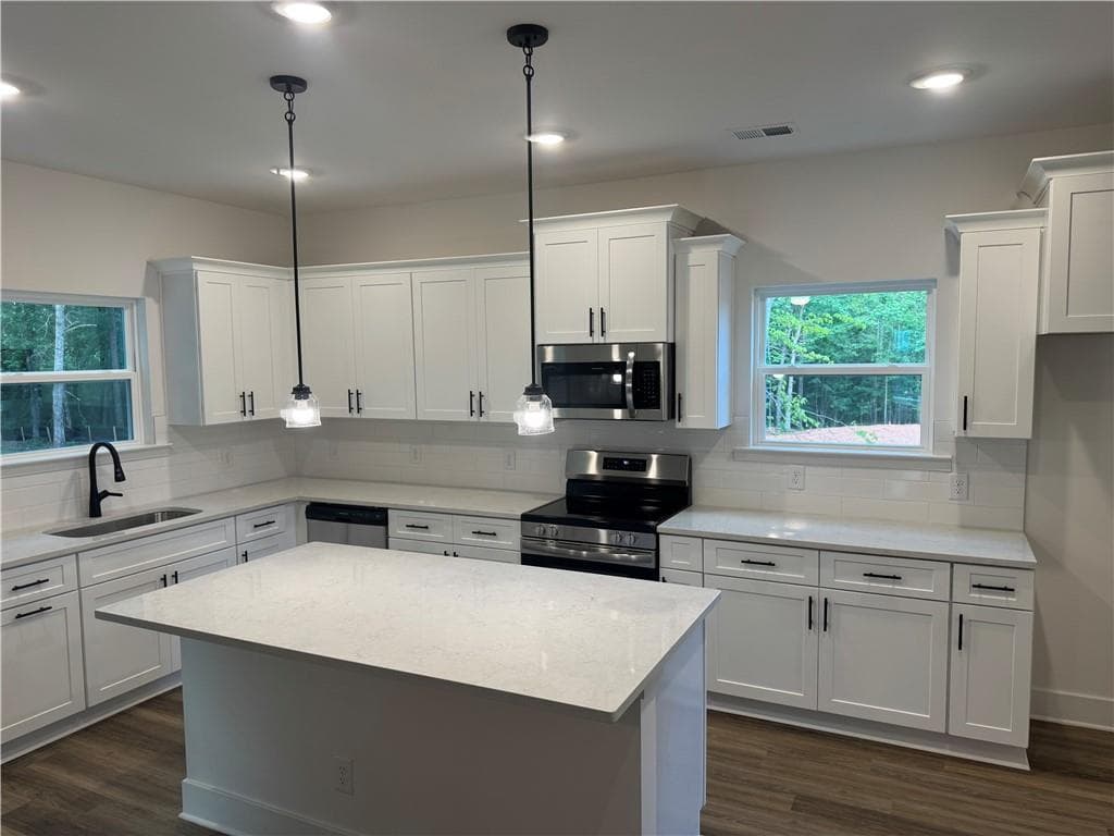 5 bedroom, 4 bathroom, 2,628 sq ft single family residence for sale at 181 Blackberry Court, Pendergrass, GA 30567 — photo 10