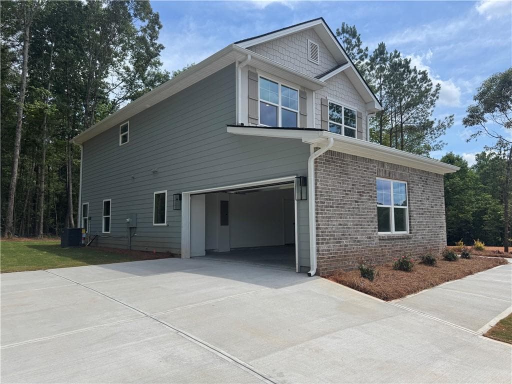 5 bedroom, 4 bathroom, 2,628 sq ft single family residence for sale at 181 Blackberry Court, Pendergrass, GA 30567 — photo 3
