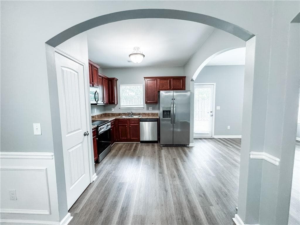 3 bedroom, 3 bathroom, 1,704 sq ft single family residence under contract at 3140 Broadleaf Trail, Fairburn, GA 30213 — photo 7