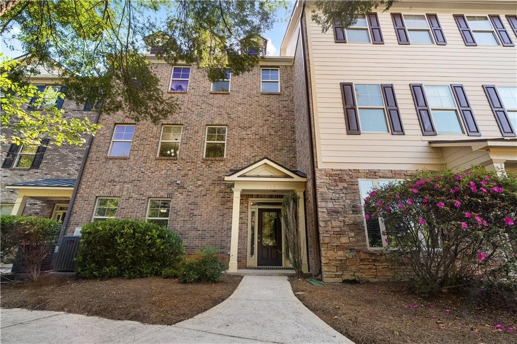 4 bedroom, 4 bathroom, 3,489 sq ft townhouse for sale at 155 Highwoods Parkway, Newnan, GA 30265 — photo 9