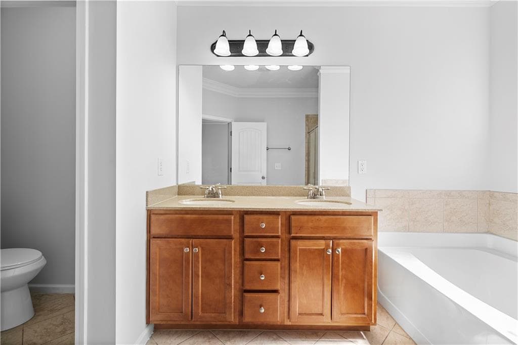 4 bedroom, 4 bathroom, 3,489 sq ft townhouse for sale at 155 Highwoods Parkway, Newnan, GA 30265 — photo 8