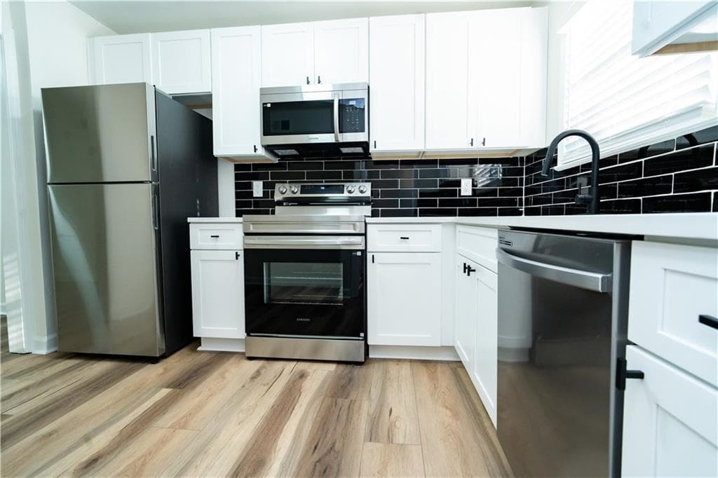 3 bedroom, 3 bathroom, 1,680 sq ft condominium for sale at 3305 York Place, Decatur, GA 30032 — photo 5