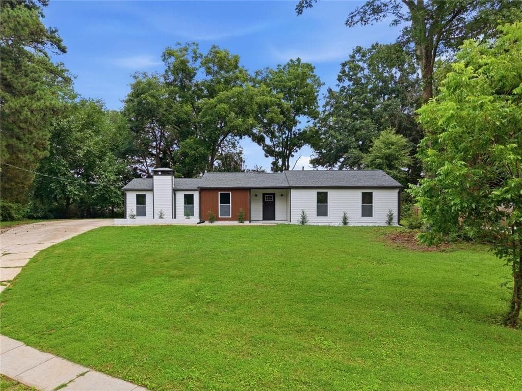 3 bedroom, 2 bathroom, 1,628 sq ft single family residence for sale at 978 Hilltop Court, Lawrenceville, GA 30045 — photo 2