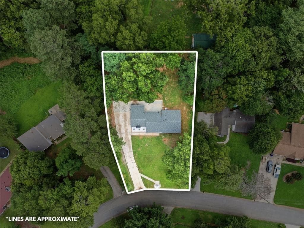3 bedroom, 2 bathroom, 1,628 sq ft single family residence for sale at 978 Hilltop Court, Lawrenceville, GA 30045 — photo 3