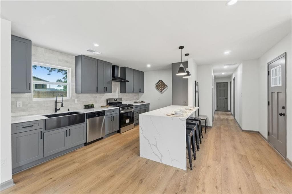 3 bedroom, 2 bathroom, 1,628 sq ft single family residence for sale at 978 Hilltop Court, Lawrenceville, GA 30045 — photo 5