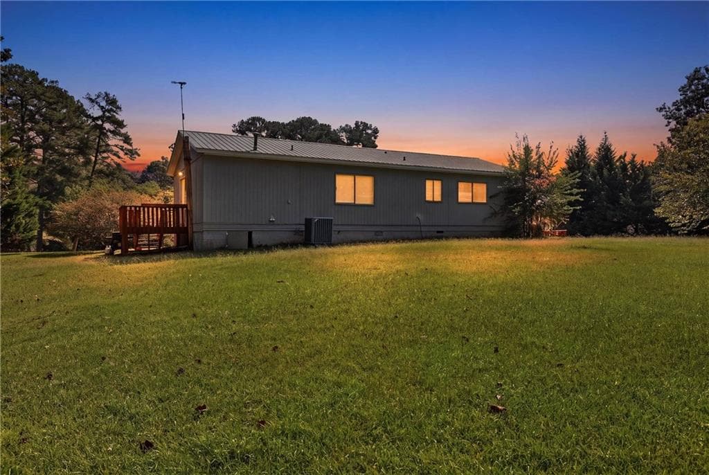 3 bedroom, 2 bathroom, 1,300 sq ft single family residence for sale at 814 Brookdale Rd, Toccoa, GA 30518 — photo 5
