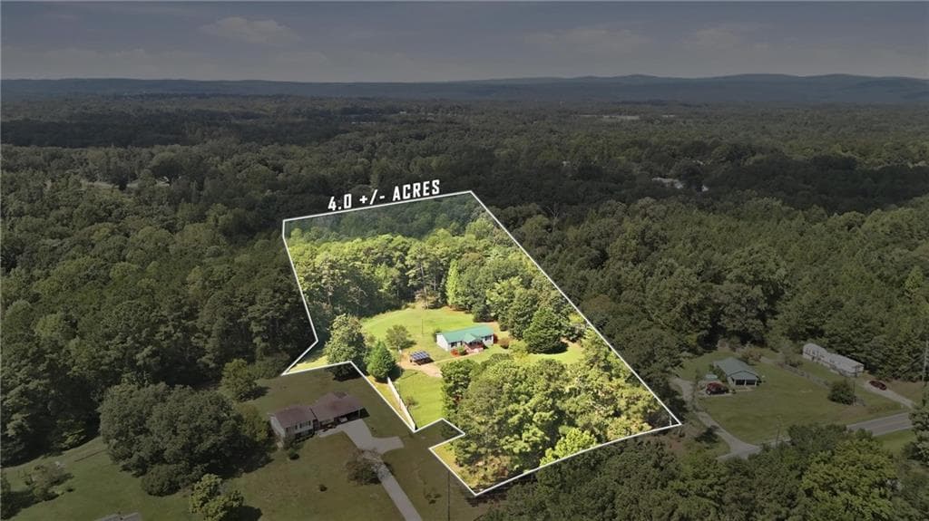 3 bedroom, 2 bathroom, 1,300 sq ft single family residence for sale at 814 Brookdale Rd, Toccoa, GA 30518 — photo 6