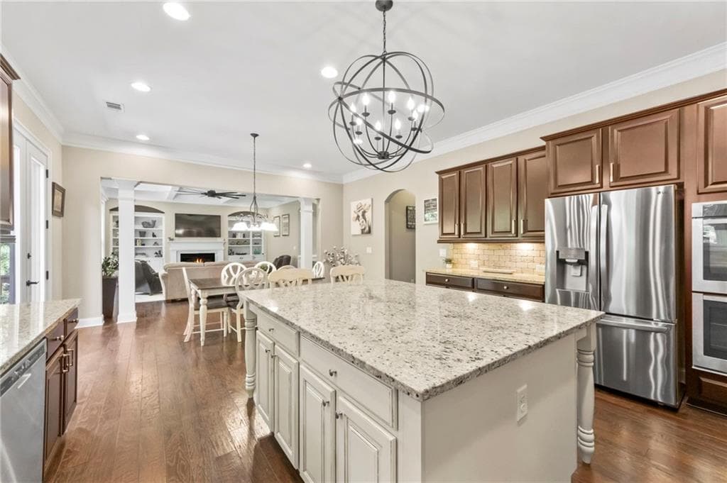 6 bedroom, 5 bathroom, 6,021 sq ft single family residence for sale at 12460 Pindell Circle, Alpharetta, GA 30004 — photo 4