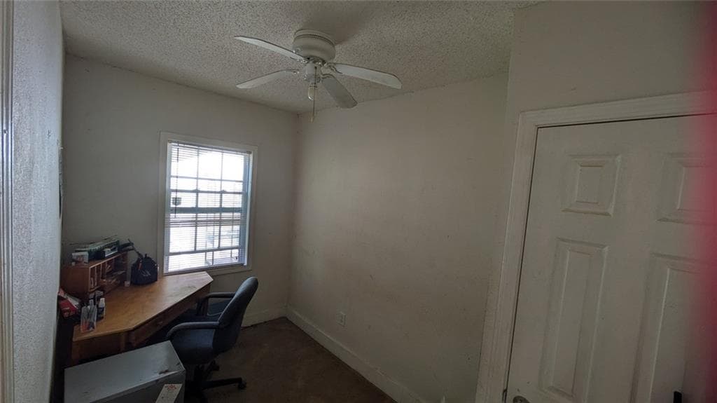 2 bedroom, 1 bathroom, 938 sq ft single family residence for sale at 2042 Arlington Circle, Atlanta, GA 30318 — photo 7
