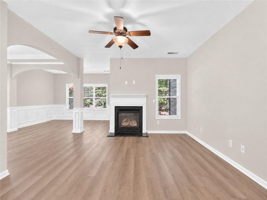3 bedroom, 3 bathroom, 2,015 sq ft townhouse for rent at 5060 Hastings Terrace, Alpharetta, GA 30005 for $2,550 a month — photo 2