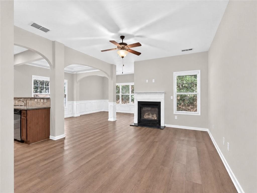 3 bedroom, 3 bathroom, 2,015 sq ft townhouse for rent at 5060 Hastings Terrace, Alpharetta, GA 30005 for $2,550 a month — photo 3