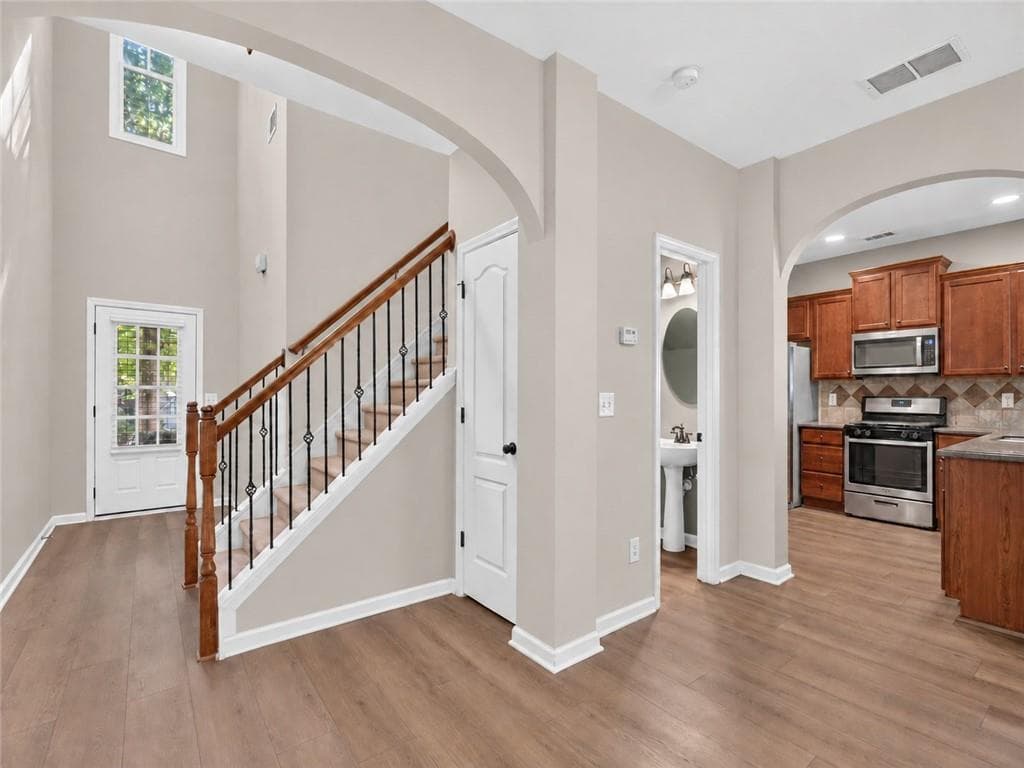 3 bedroom, 3 bathroom, 2,015 sq ft townhouse for rent at 5060 Hastings Terrace, Alpharetta, GA 30005 for $2,550 a month — photo 5