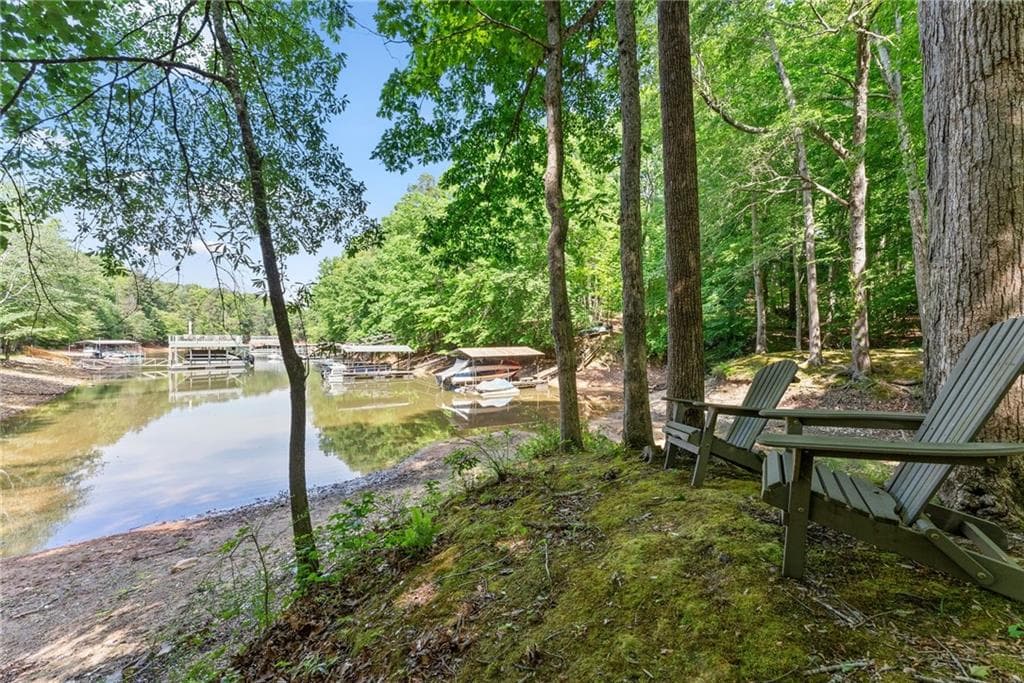3 bedroom, 3 bathroom, 2,440 sq ft single family residence for sale at 1476 W Lake Drive, Gainesville, GA 30501 — photo 2