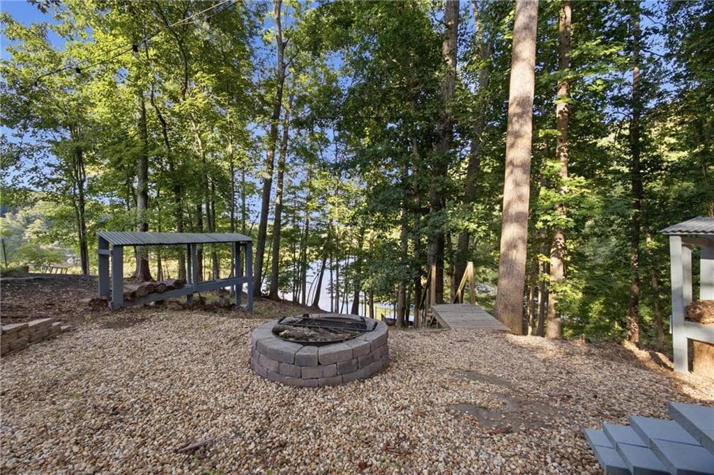 4 bedroom, 3 bathroom, 1,456 sq ft single family residence for sale at 8010 Hickory Court, Murrayville, GA 30564 — photo 3