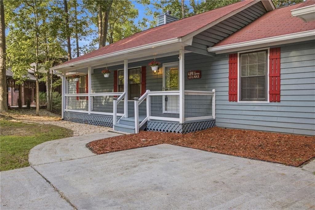 4 bedroom, 3 bathroom, 1,456 sq ft single family residence for sale at 8010 Hickory Court, Murrayville, GA 30564 — photo 7