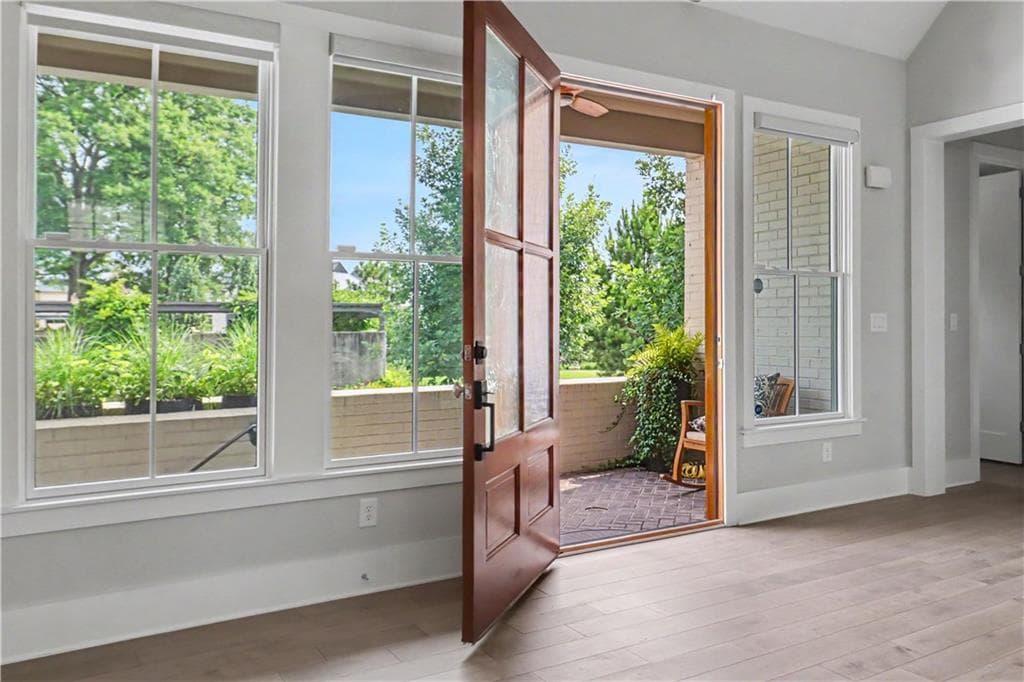 3 bedroom, 3 bathroom, 1,750 sq ft townhouse for sale at 110 4TH Street, Fayetteville, GA 30214 — photo 3