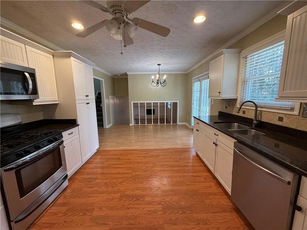 3 bedroom, 2 bathroom, 2,084 sq ft single family residence for rent at 7719 Glen Devon Road, Jonesboro, GA 30236 for $1,900 a month — photo 10