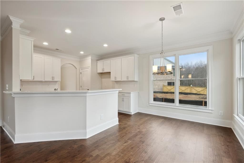 5 bedroom, 3 bathroom, 2,800 sq ft single family residence for sale at 5807 Creek Indian Drive, Sugar Hill, GA 30518 — photo 4