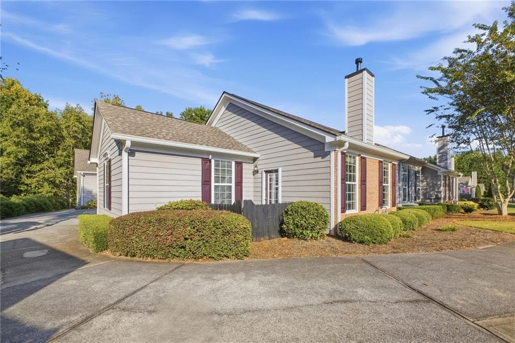 2 bedroom, 2 bathroom, 1,353 sq ft townhouse for sale at 528 Camry Circle, Dallas, GA 30157 — photo 2