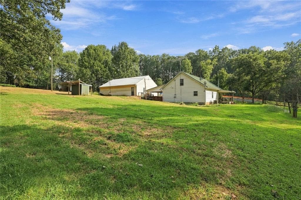 3 bedroom, 2 bathroom, 1,637 sq ft single family residence for sale at 993 Sam Freeman Road, Hoschton, GA 30548 — photo 5