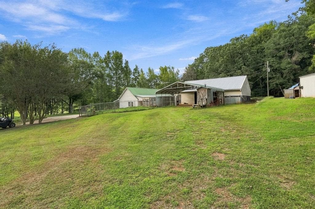 3 bedroom, 2 bathroom, 1,637 sq ft single family residence for sale at 993 Sam Freeman Road, Hoschton, GA 30548 — photo 6