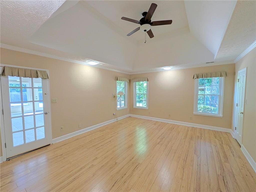 4 bedroom, 2 bathroom, 2,602 sq ft single family residence for sale at 11860 Wexford Club Drive, Roswell, GA 30075 — photo 3