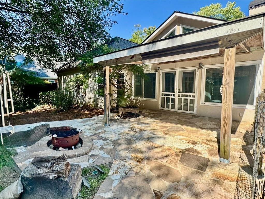 4 bedroom, 2 bathroom, 2,602 sq ft single family residence for sale at 11860 Wexford Club Drive, Roswell, GA 30075 — photo 4